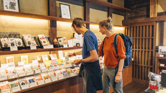 Why I Start My Cooking Class with a Local Food Tour